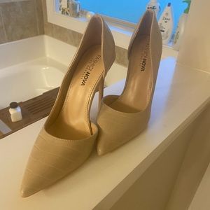Tan “faux crocodile skin” heels! So SLEEK!